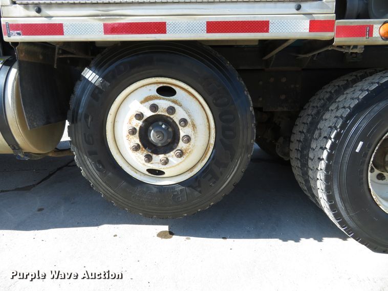 image for item HV9631 2006 International 7600  hydrovac truck