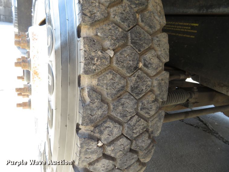 image for item HV9631 2006 International 7600  hydrovac truck