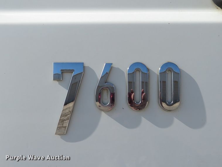 image for item HV9631 2006 International 7600  hydrovac truck