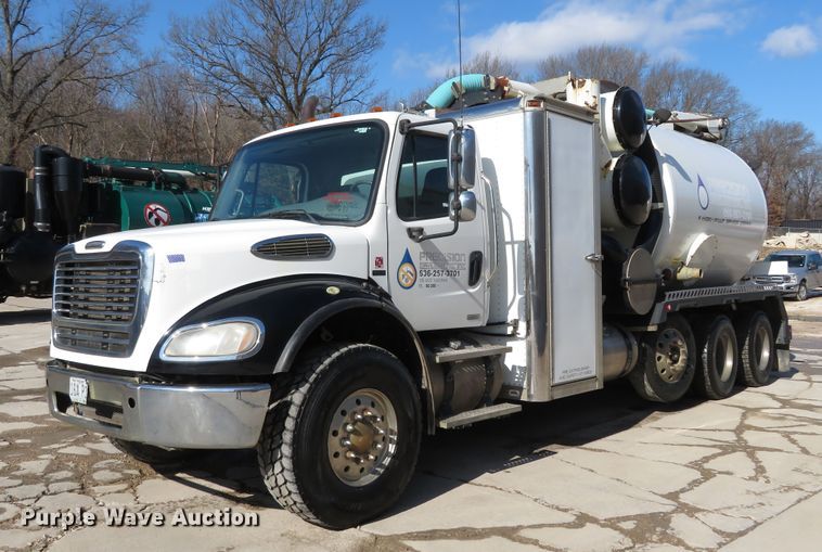 image for item HV9632 2009 Freightliner Business Class M2  hydrovac truck