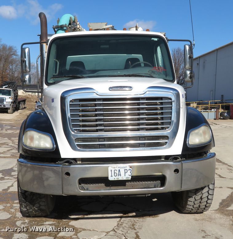 image for item HV9632 2009 Freightliner Business Class M2  hydrovac truck
