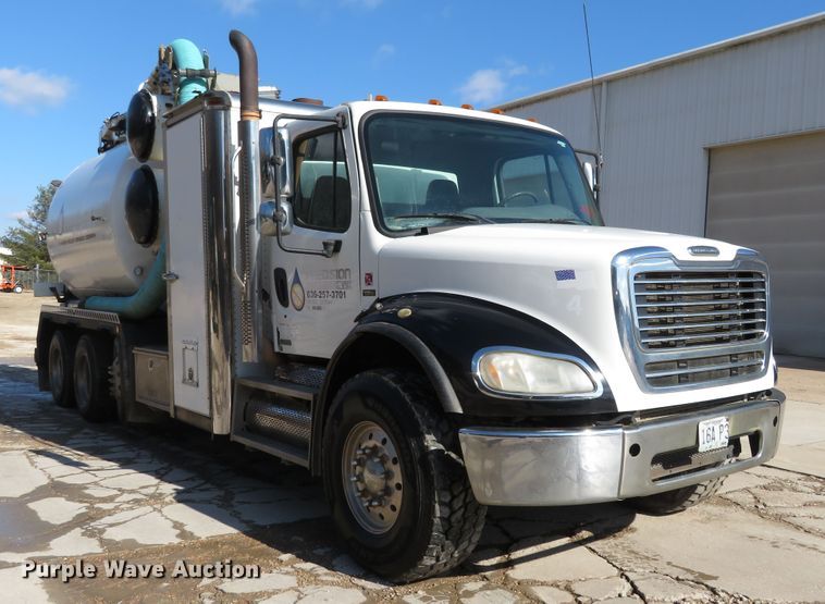 image for item HV9632 2009 Freightliner Business Class M2  hydrovac truck