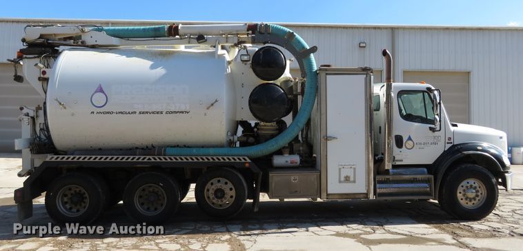 image for item HV9632 2009 Freightliner Business Class M2  hydrovac truck