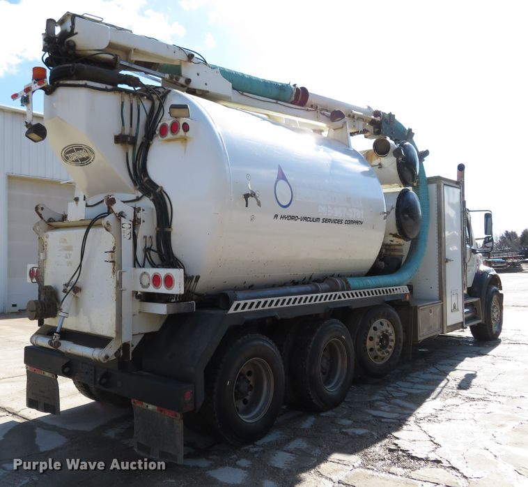 image for item HV9632 2009 Freightliner Business Class M2  hydrovac truck
