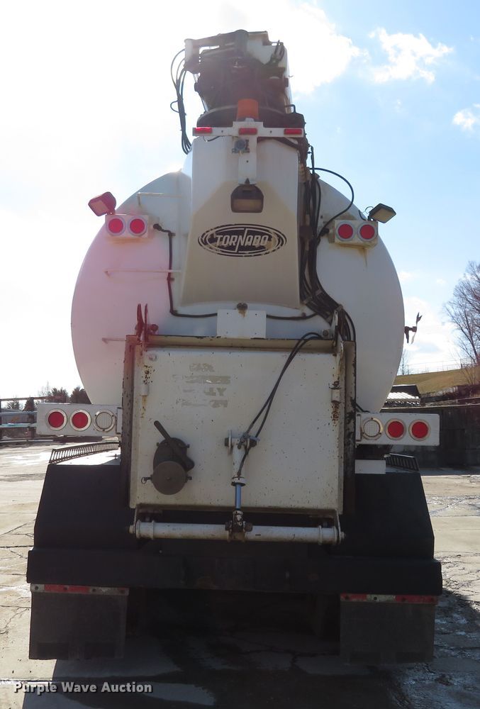 image for item HV9632 2009 Freightliner Business Class M2  hydrovac truck