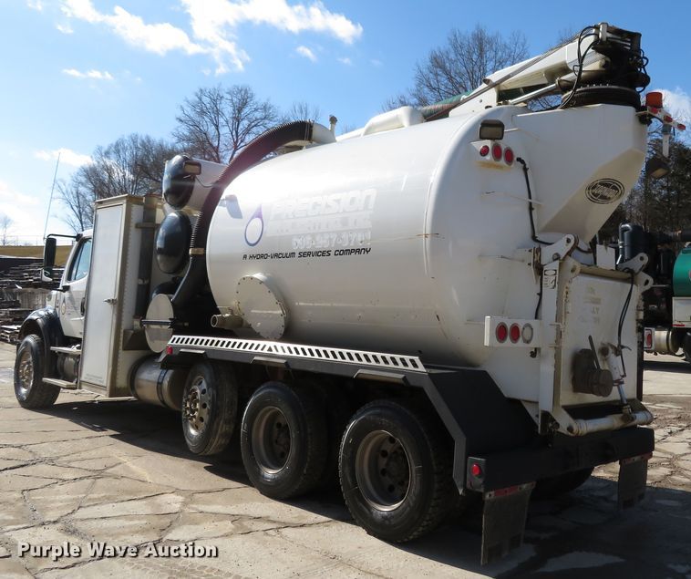 image for item HV9632 2009 Freightliner Business Class M2  hydrovac truck