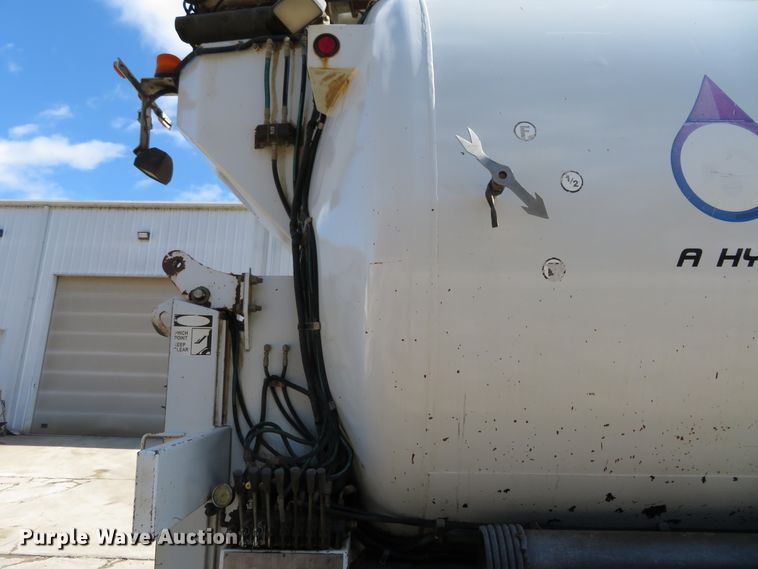 image for item HV9632 2009 Freightliner Business Class M2  hydrovac truck