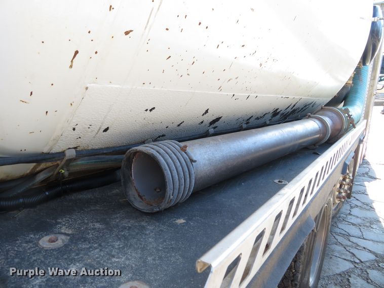 image for item HV9632 2009 Freightliner Business Class M2  hydrovac truck