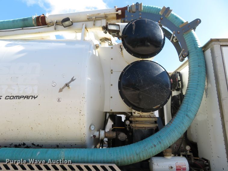 image for item HV9632 2009 Freightliner Business Class M2  hydrovac truck