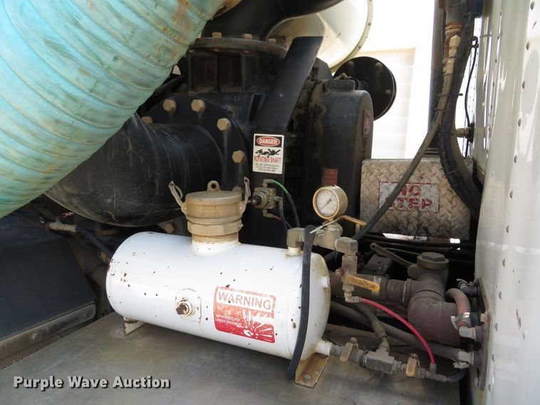 image for item HV9632 2009 Freightliner Business Class M2  hydrovac truck