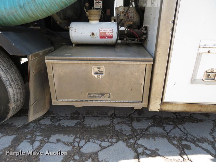 image for item HV9632 2009 Freightliner Business Class M2  hydrovac truck