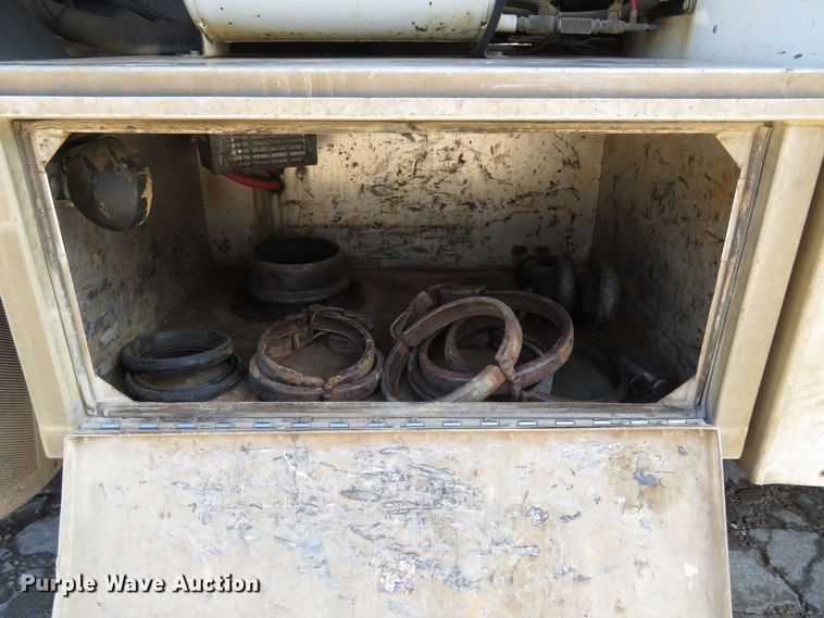 image for item HV9632 2009 Freightliner Business Class M2  hydrovac truck