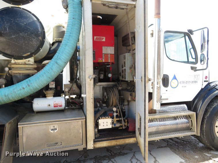 image for item HV9632 2009 Freightliner Business Class M2  hydrovac truck