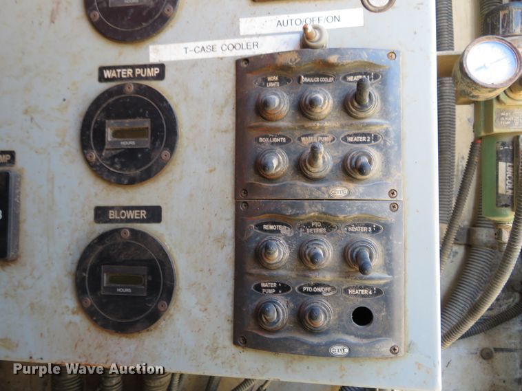 image for item HV9632 2009 Freightliner Business Class M2  hydrovac truck