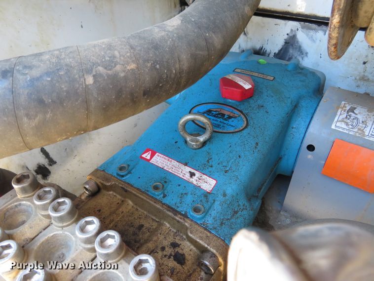 image for item HV9632 2009 Freightliner Business Class M2  hydrovac truck