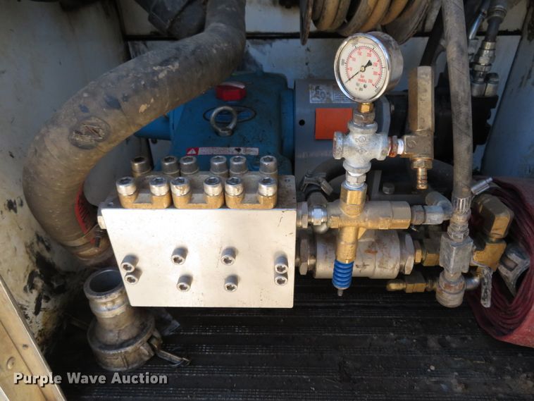 image for item HV9632 2009 Freightliner Business Class M2  hydrovac truck