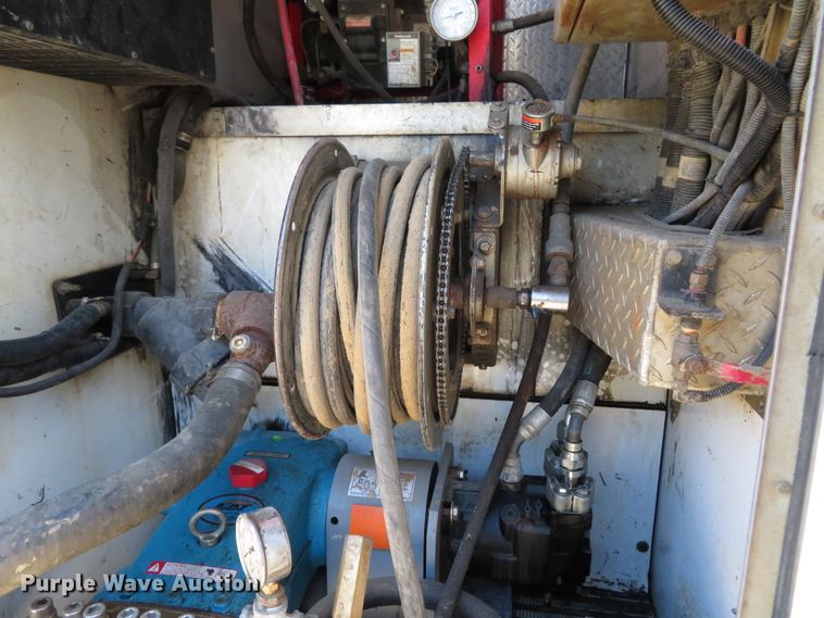 image for item HV9632 2009 Freightliner Business Class M2  hydrovac truck