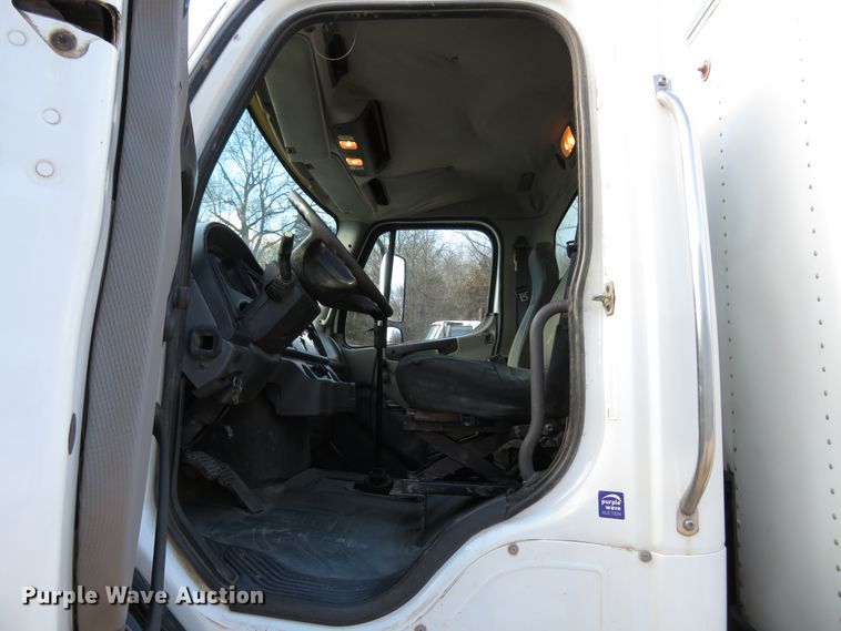 image for item HV9632 2009 Freightliner Business Class M2  hydrovac truck