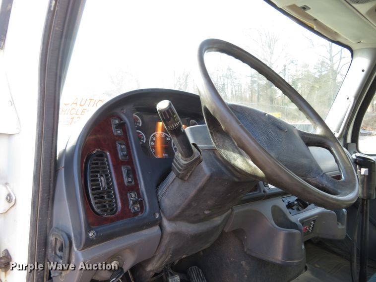 image for item HV9632 2009 Freightliner Business Class M2  hydrovac truck