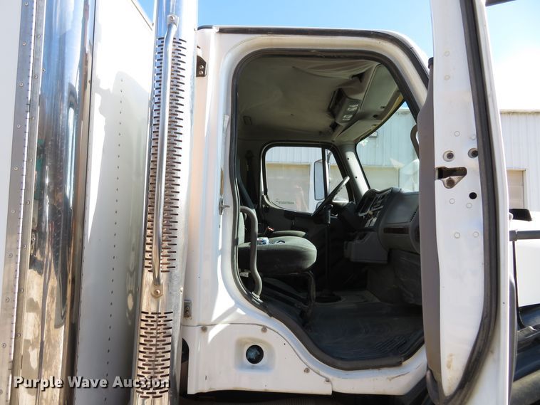 image for item HV9632 2009 Freightliner Business Class M2  hydrovac truck
