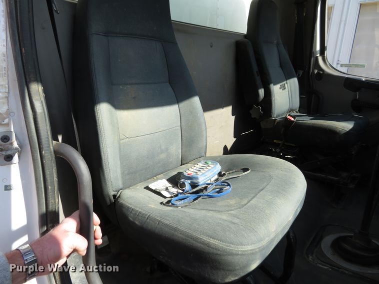 image for item HV9632 2009 Freightliner Business Class M2  hydrovac truck