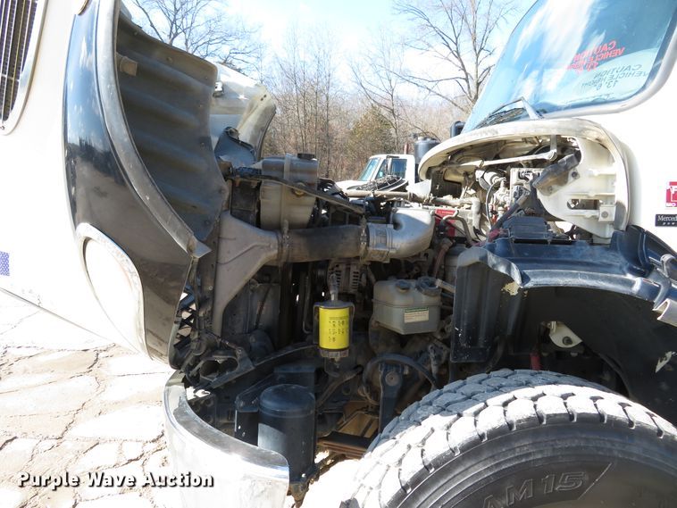 image for item HV9632 2009 Freightliner Business Class M2  hydrovac truck