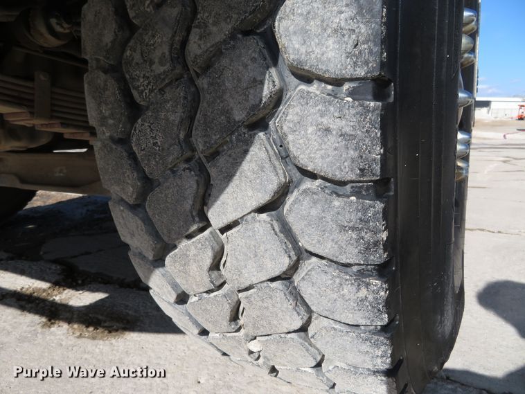 image for item HV9632 2009 Freightliner Business Class M2  hydrovac truck