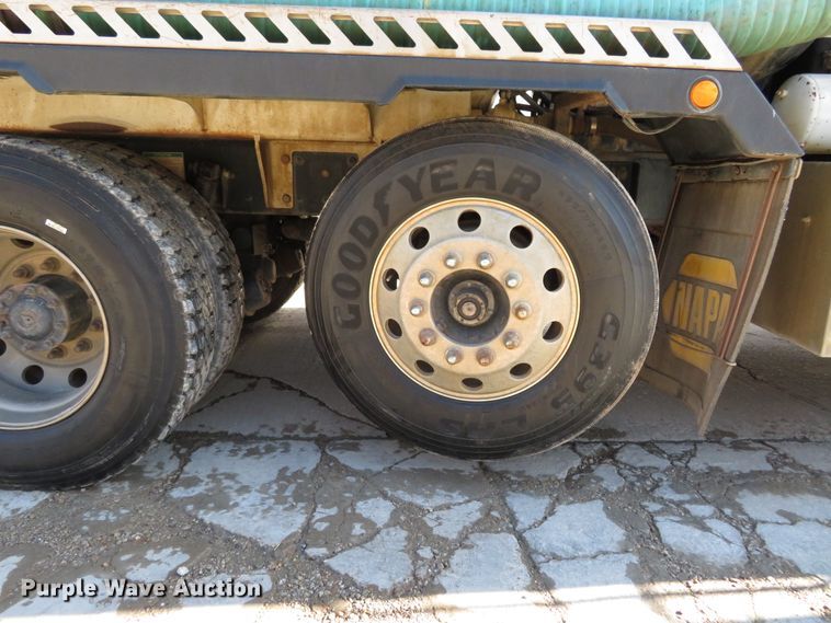 image for item HV9632 2009 Freightliner Business Class M2  hydrovac truck