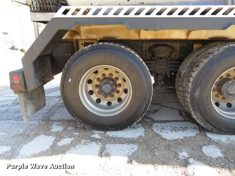 image for item HV9632 2009 Freightliner Business Class M2  hydrovac truck