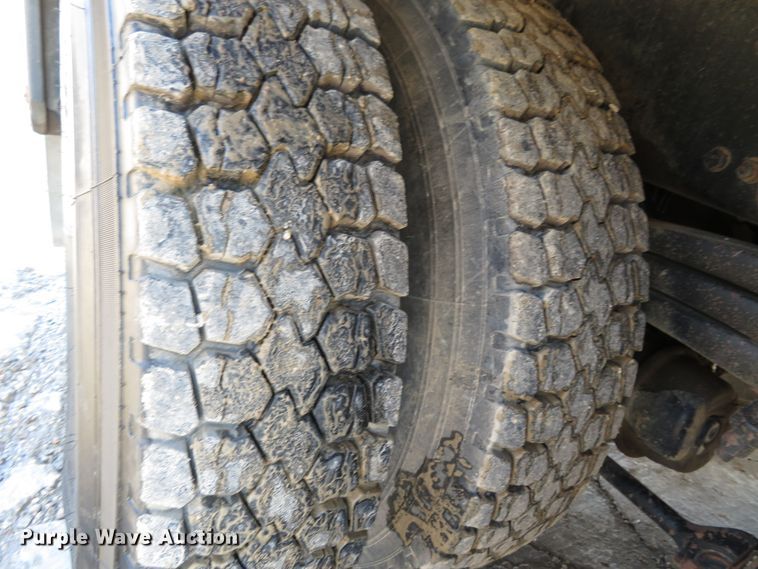 image for item HV9632 2009 Freightliner Business Class M2  hydrovac truck