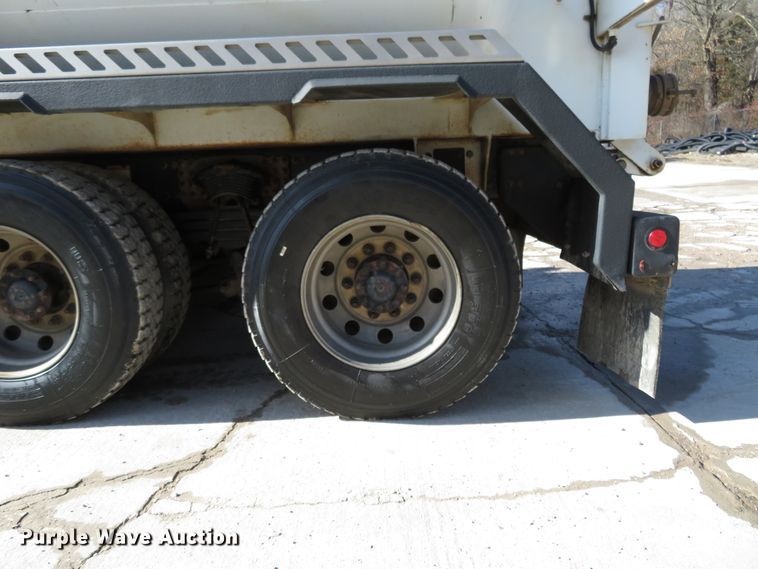 image for item HV9632 2009 Freightliner Business Class M2  hydrovac truck