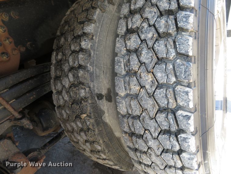 image for item HV9632 2009 Freightliner Business Class M2  hydrovac truck