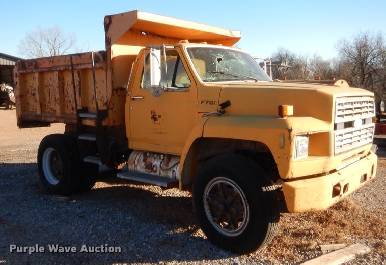 image for item HW9245 1990 Ford F700  dump truck