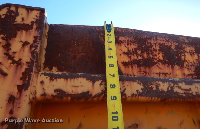 image for item HW9245 1990 Ford F700  dump truck