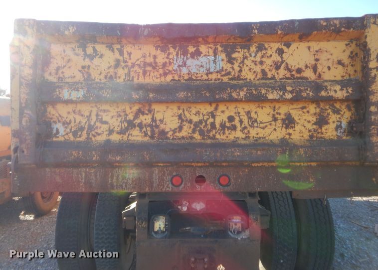 image for item HW9245 1990 Ford F700  dump truck