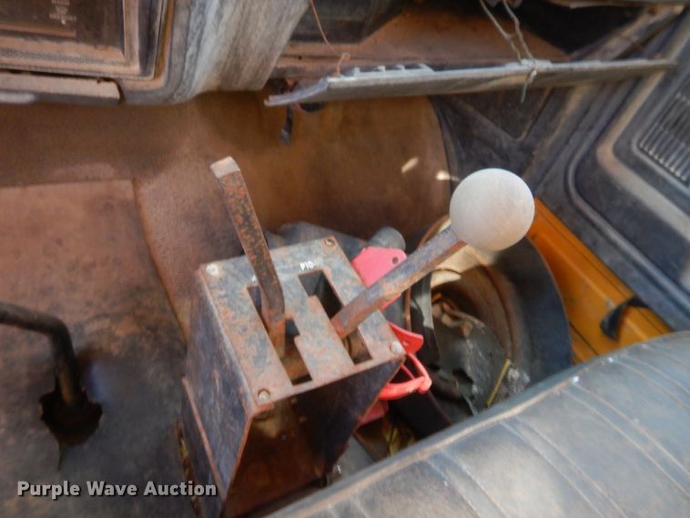 image for item HW9245 1990 Ford F700  dump truck