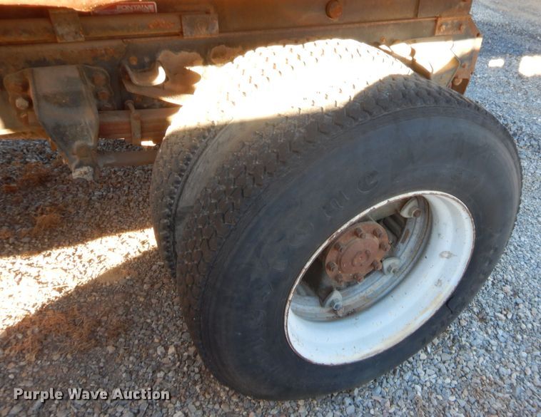 image for item HW9245 1990 Ford F700  dump truck