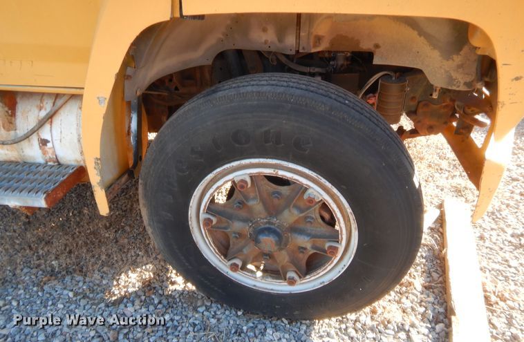 image for item HW9245 1990 Ford F700  dump truck