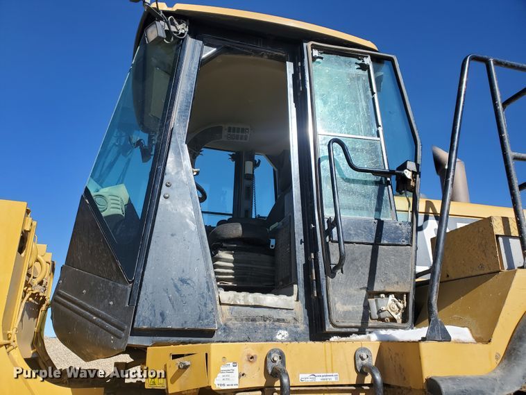 image for item HW9741 2007 Caterpillar 966H  wheel loader