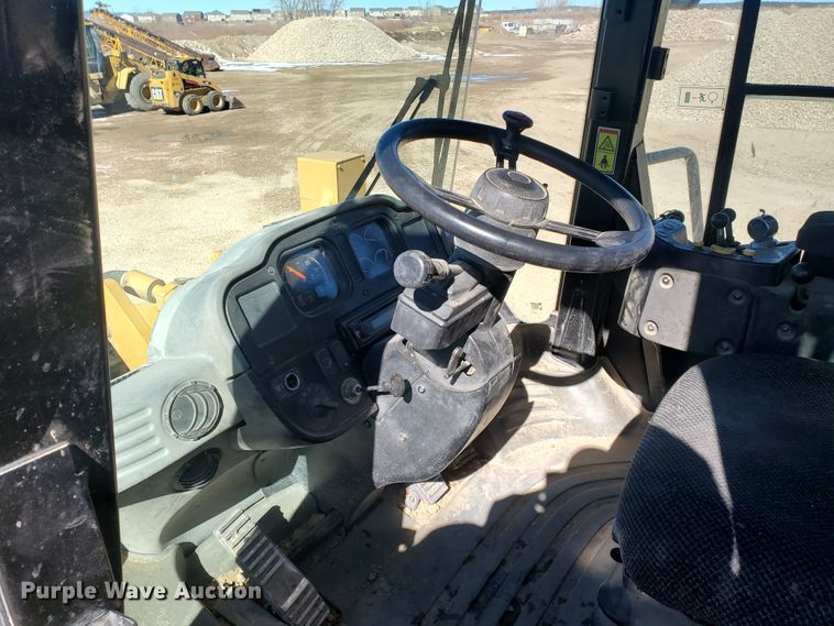 image for item HW9741 2007 Caterpillar 966H  wheel loader