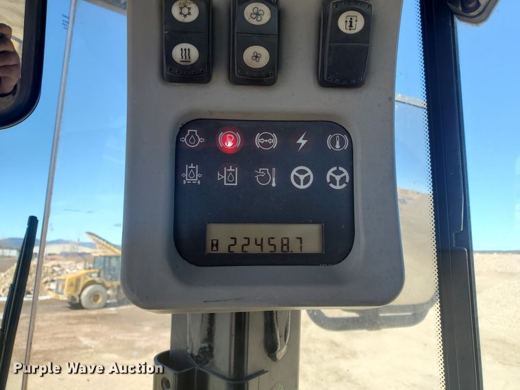 image for item HW9741 2007 Caterpillar 966H  wheel loader