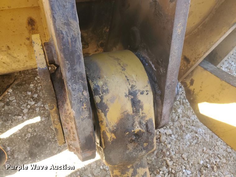 image for item HW9741 2007 Caterpillar 966H  wheel loader