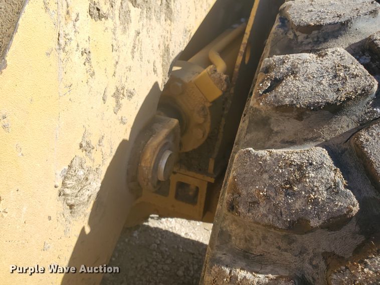 image for item HW9741 2007 Caterpillar 966H  wheel loader