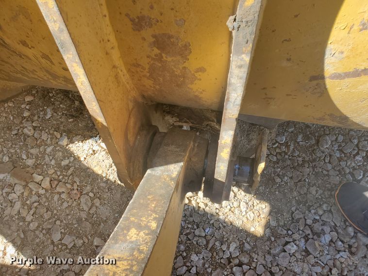 image for item HW9741 2007 Caterpillar 966H  wheel loader