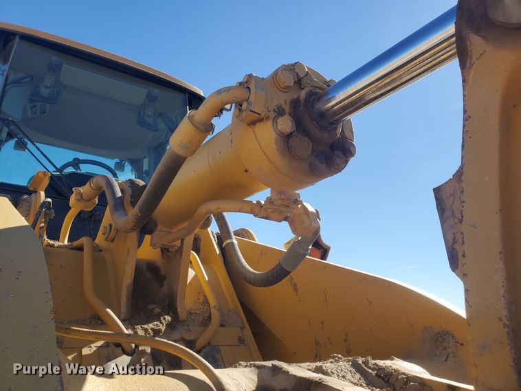 image for item HW9741 2007 Caterpillar 966H  wheel loader