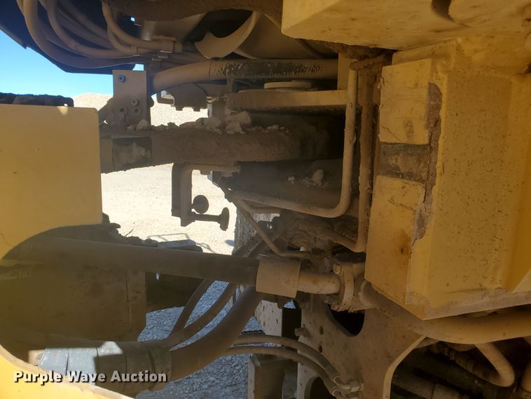 image for item HW9741 2007 Caterpillar 966H  wheel loader