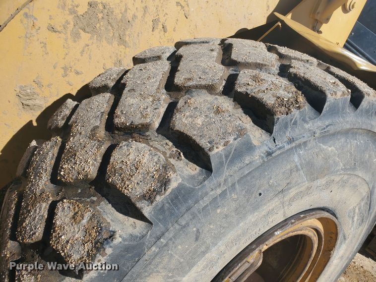 image for item HW9741 2007 Caterpillar 966H  wheel loader