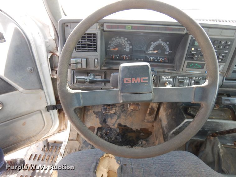 image for item HX9662 1999 GMC C6500  dump truck