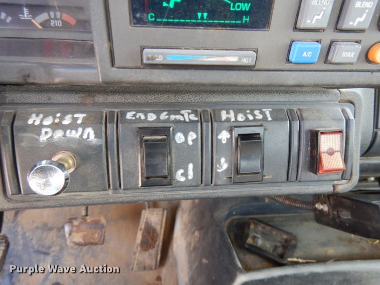 image for item HX9662 1999 GMC C6500  dump truck