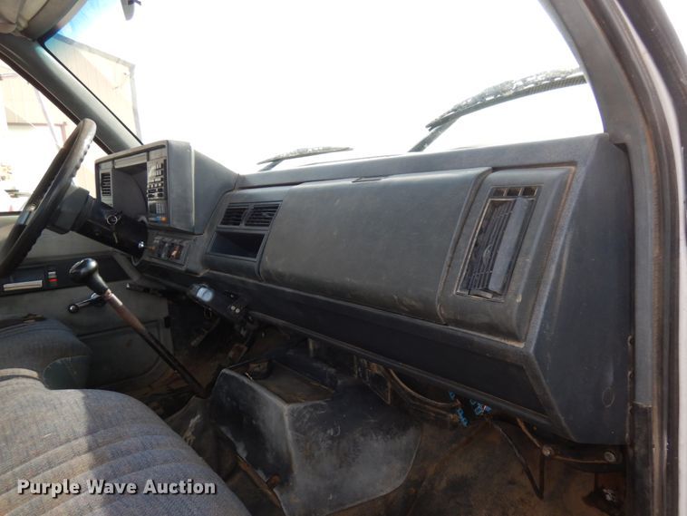 image for item HX9662 1999 GMC C6500  dump truck